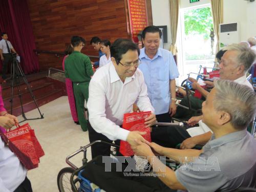 Tri ân các thương, bệnh binh tại Trung tâm Điều dưỡng thương binh Thuận Thành